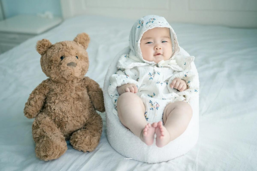 张家口宝宝吃不饱母乳的症状